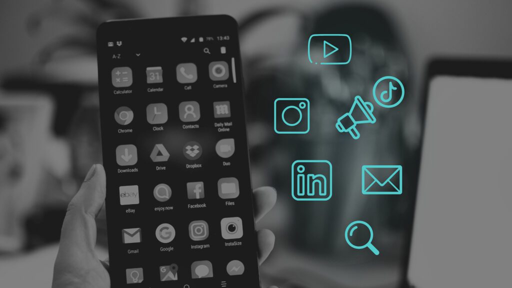 Visualsierad omnichannel-strategi på en mobiltelefon.
