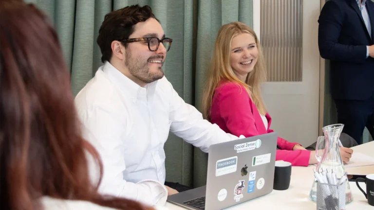 Sanna Norén håller utbildning i performance marketing.